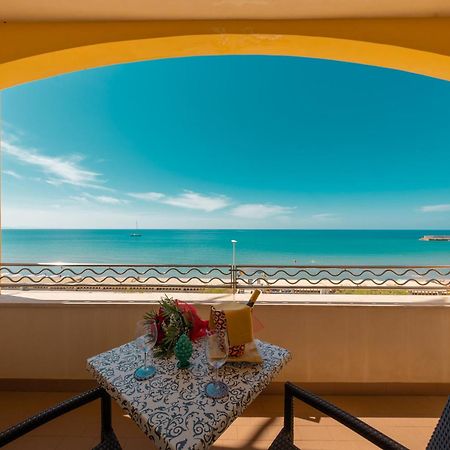 Hotel Riva Del Sole เชฟาลู ภายนอก รูปภาพ