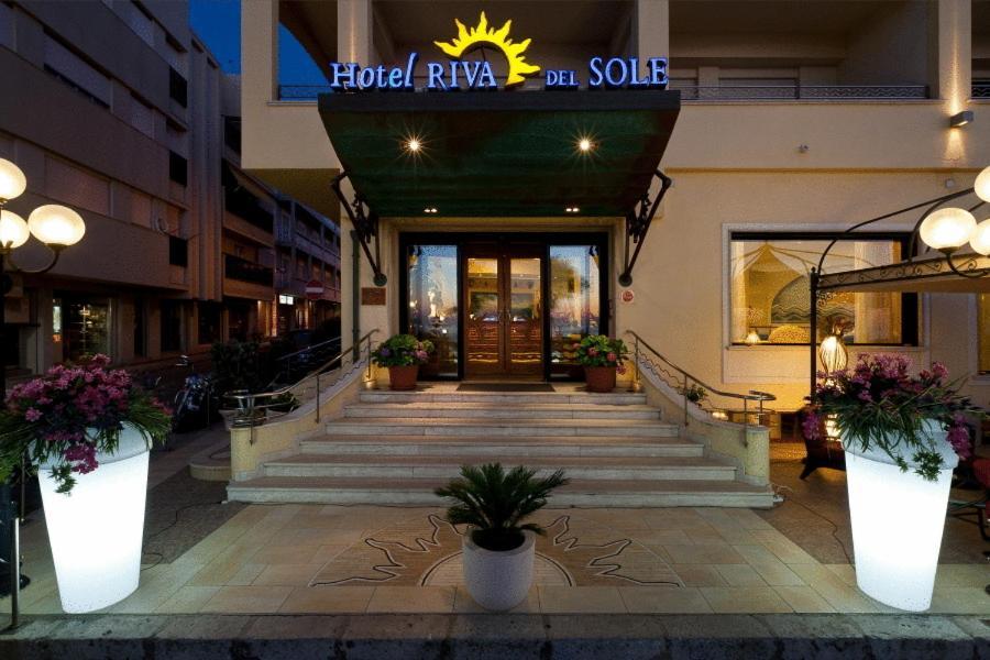 Hotel Riva Del Sole เชฟาลู ภายนอก รูปภาพ