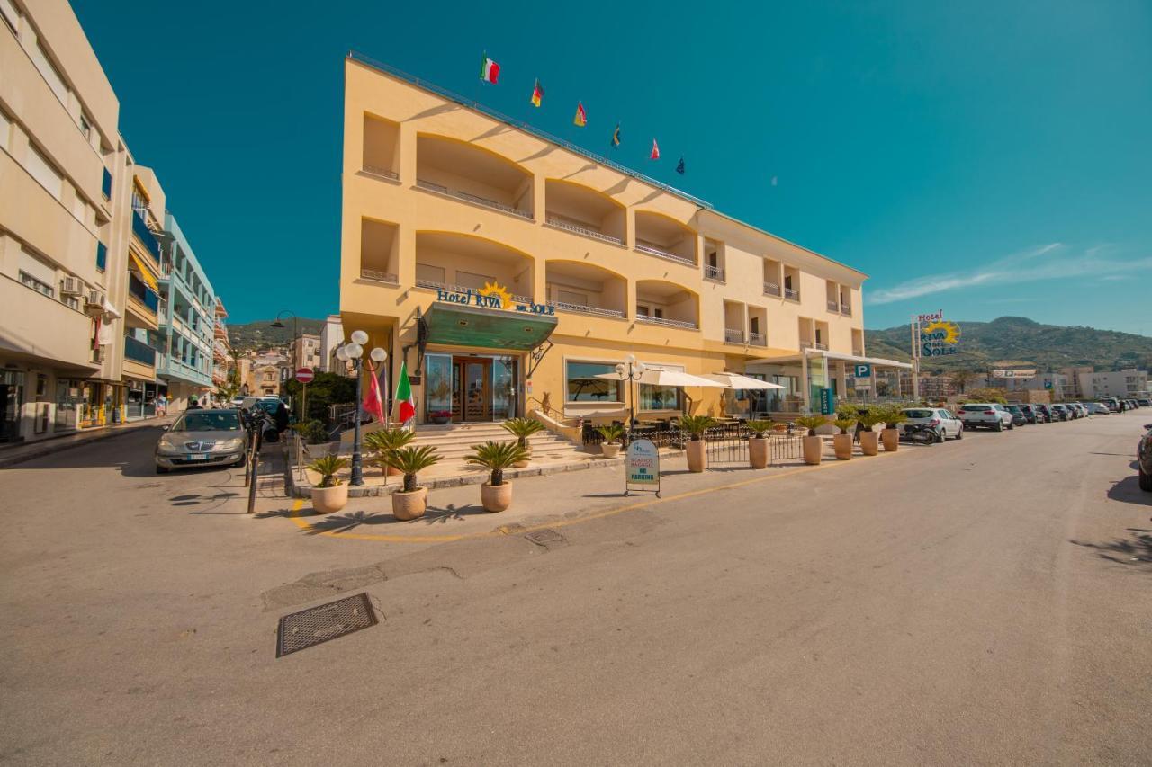 Hotel Riva Del Sole เชฟาลู ภายนอก รูปภาพ