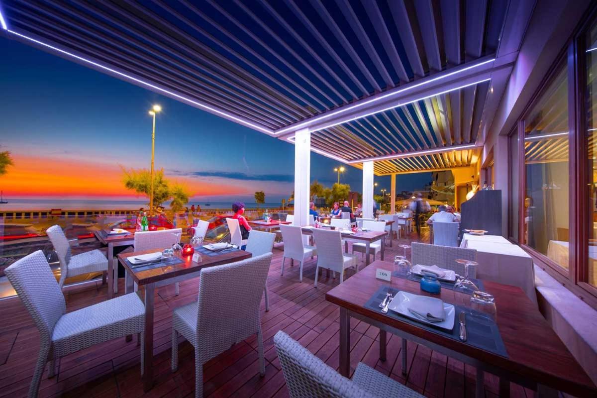 Hotel Riva Del Sole เชฟาลู ภายนอก รูปภาพ