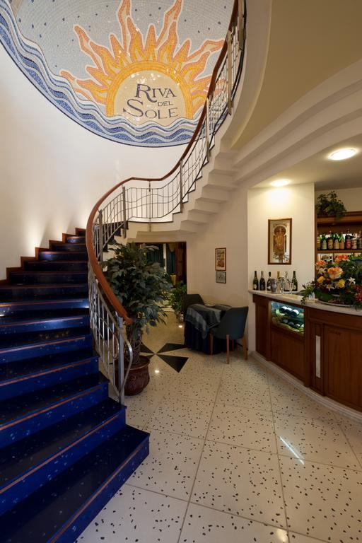 Hotel Riva Del Sole เชฟาลู ภายนอก รูปภาพ