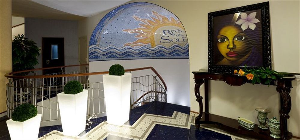 Hotel Riva Del Sole เชฟาลู ภายนอก รูปภาพ